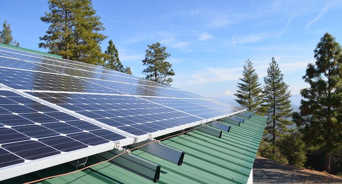 7kw-metal-roof-solar-array-yosemite-national-park